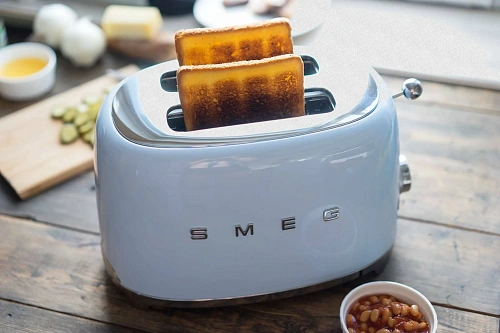                                                                   SMEG TSF01PBEU